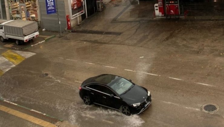 Sağnak yağış Bursa’yı vurdu