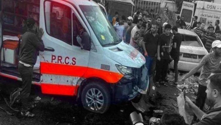 Katil İsrail ambulans vurdu