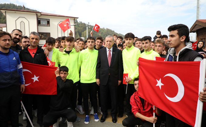 Cumhurbaşkanı Erdoğan Başarılı sporcularla bir araya geldi